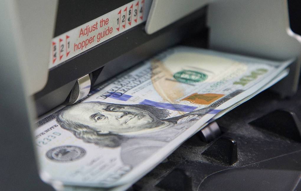 Ўзбекистонда долларнинг расмий курси ошишни бошлади