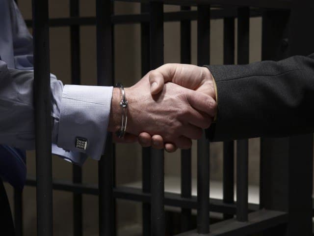 Энди жабрланувчи билан келишган ҳуқуқбузарлар жазоланмайди