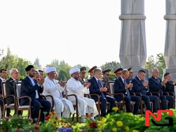 Президент &ldquo;Шаҳидлар хотираси&rdquo; хиёбонида қатағон қурбонларини ёд этди