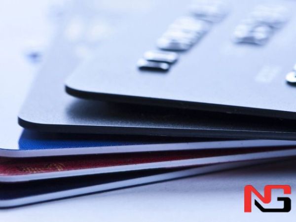 Энди банклар карта ҳисоби нолга тушгунча пул ечиб олмайди