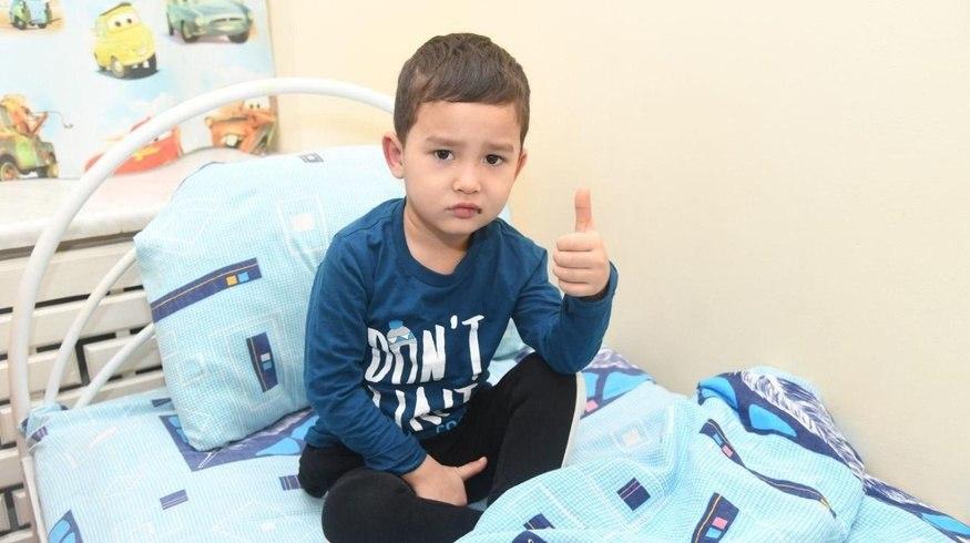 Соғлиқни сақлаш вазирлиги: бешинчи қаватдан тушиб кетган бола соғ-саломат