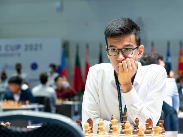 Нодирбек Абдусатторов тезкор шахматда энг ёш жаҳон чемпиони бўлди