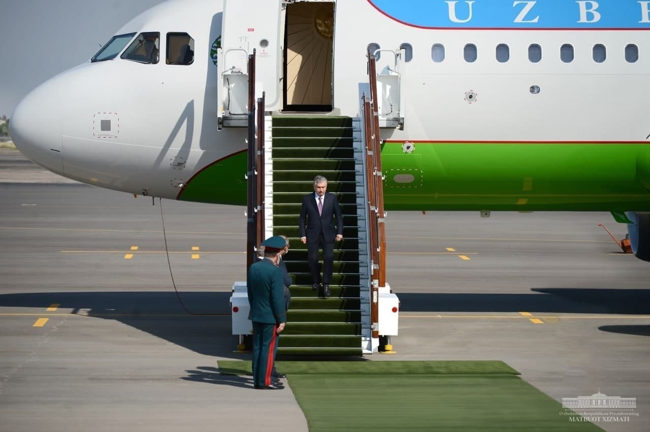 Президент Андижон вилоятига икки кунлик сафарини якунлаб, Тошкентга қайтиб келди