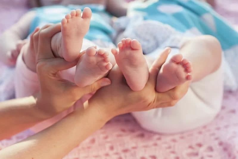 Йил давомида қанча эгизаклар туғилгани маълум қилинди