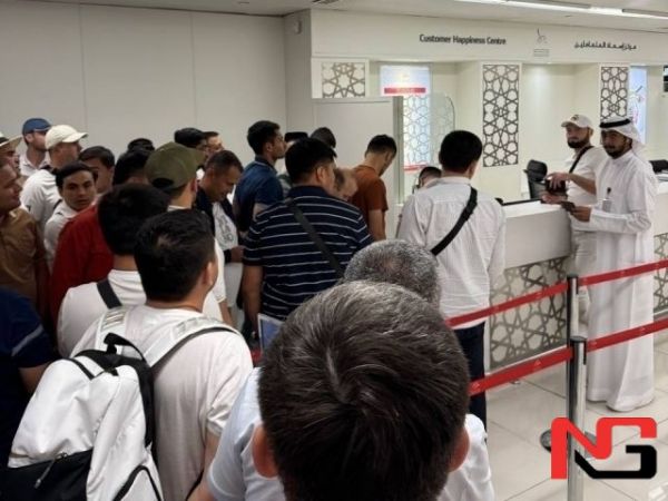 Ўзбекистонлик мухлислар 6 соатдан бери БАА аэропортидан чиқарилмаяпти