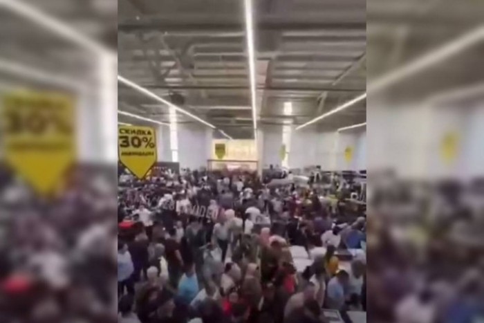 "Атлас"да маиший техникалар учун 70% чегирма ортидан катта тирбандлик юзага келди. Дўкон ёпилди - Тошкент ИИББ