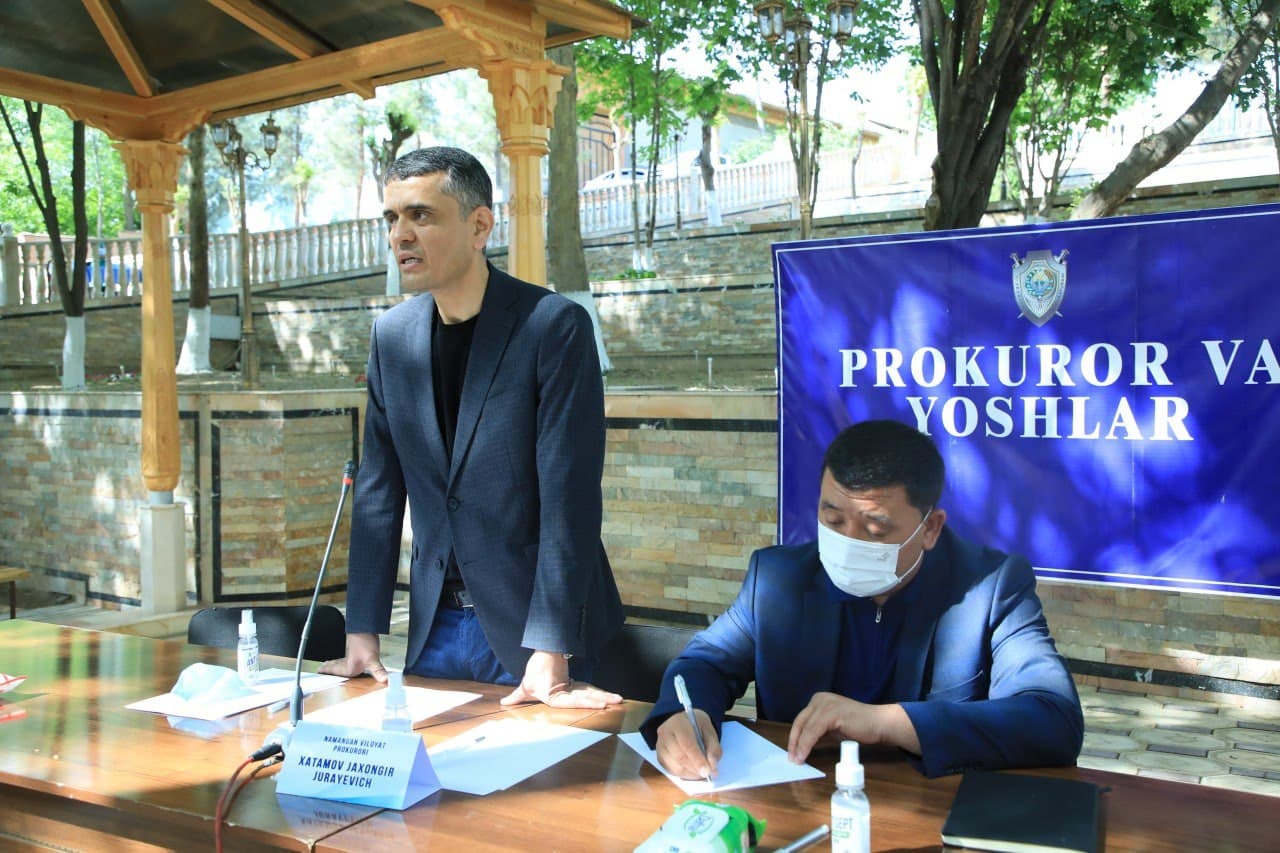 Вилоят прокурори Ж.Ж.Хатамов ёшлар билан Чуст тумани “Бибиона” зиёртгохида учрашди
