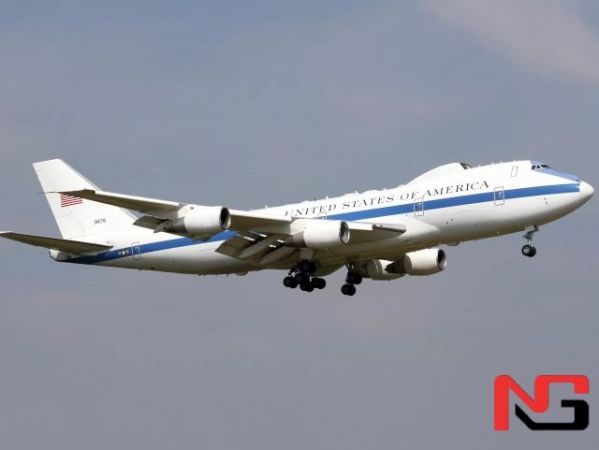 АҚШ “Қиёмат куни” самолётини ҳавога кўтарди