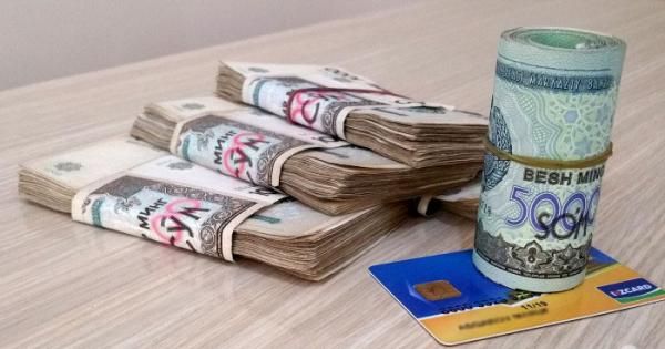 Ўлганлар номига пенсия: бош инспектор ва кассирнинг кирдикорлари фош бўлди