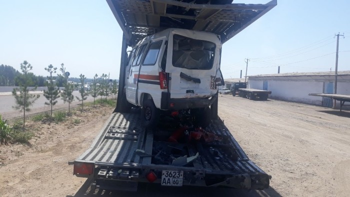 Наманганда ҳайдовчиси ухлаб қолган юк машинаси трейлерга урилди