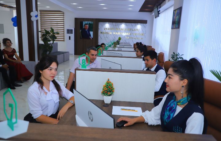 Тўрақўрғонда давлат хизматлари марказининг янги биноси ишга тушди