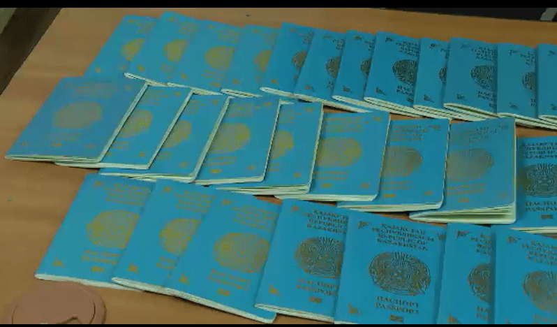 Сохта паспорт орқали «Умра»га бормоқчи бўлганлар 10 йилга «депорт» қилинди