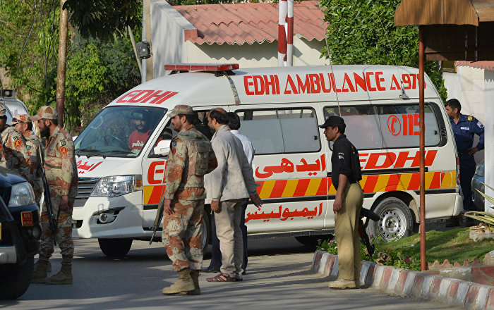 Тириклайин кўмилган одам бир амаллаб қабрдан чиқди