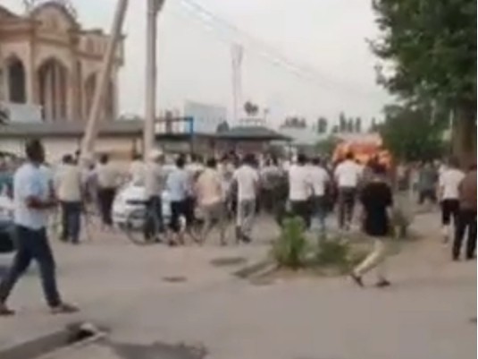 Наманганда гуруҳлар ўртасида катта жанжал содир бўлди