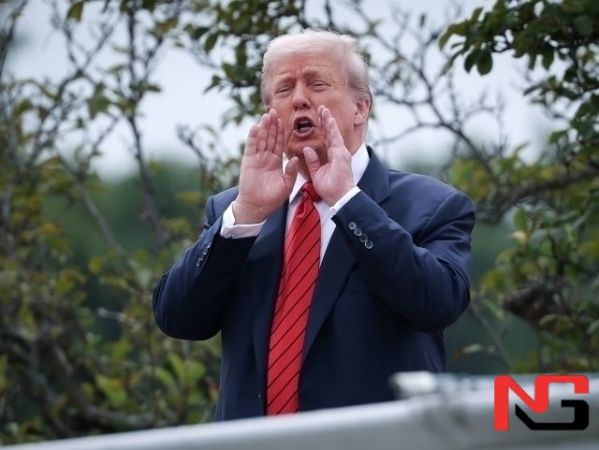 Трамп Оқ уй томига чиқди