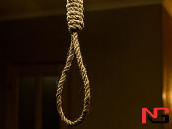 20 ёшли аёл молхонадан осилган ҳолда топилди