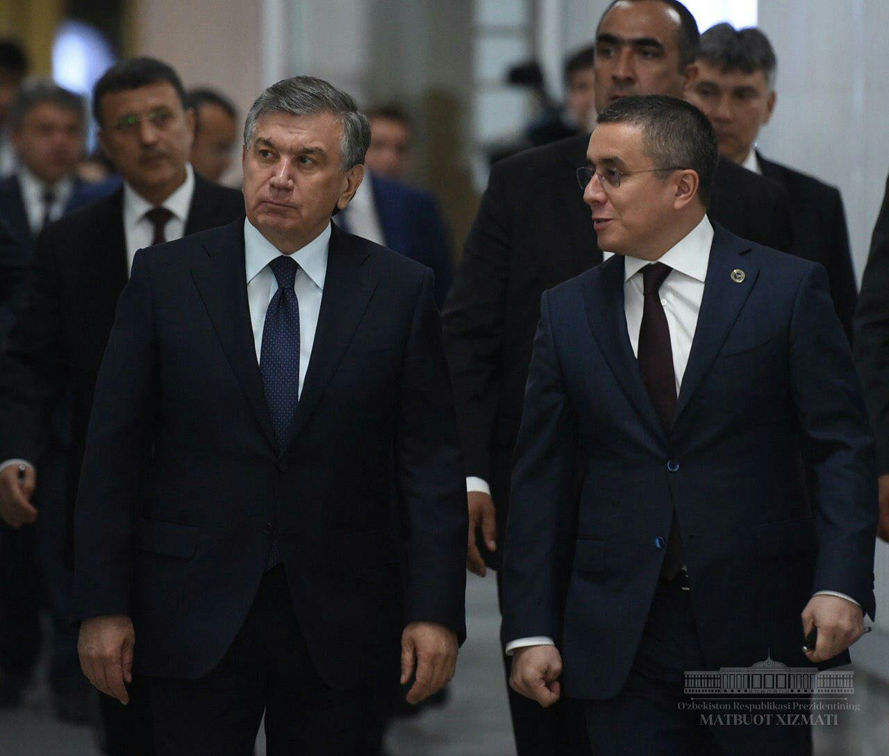 Prezident Shavkat Mirziyoyev amaldorlar va taniqli biznesmenlarni taqdirladi. Kimga qanday mukofot nasib etdi?