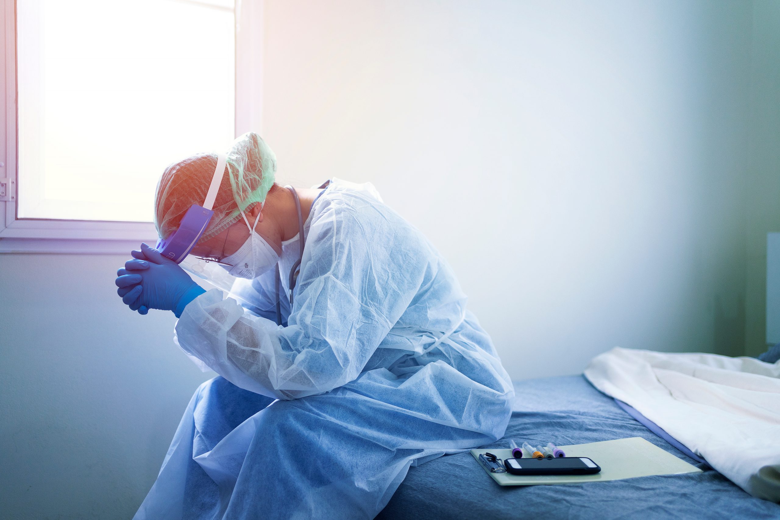 Коронавирус куз-қиш мавсумида ўта хавфли формага айланиши мумкин