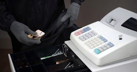 Наманганда жиноий тил бириктирган қўшнилар қўлга олинди