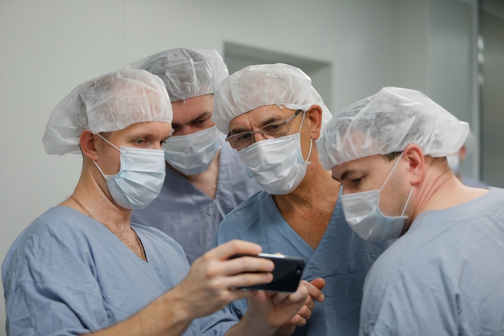 Дунёда коронавирусдан вафот этганлар сони 969 301 нафарга етди