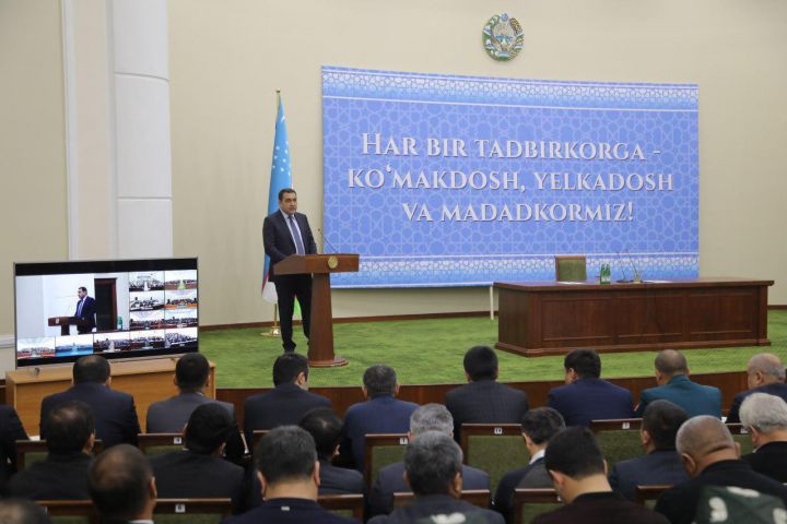 Ҳоким Наманганда тадбиркорликка тўсиқ бўлаётган муаммоларни тан олди