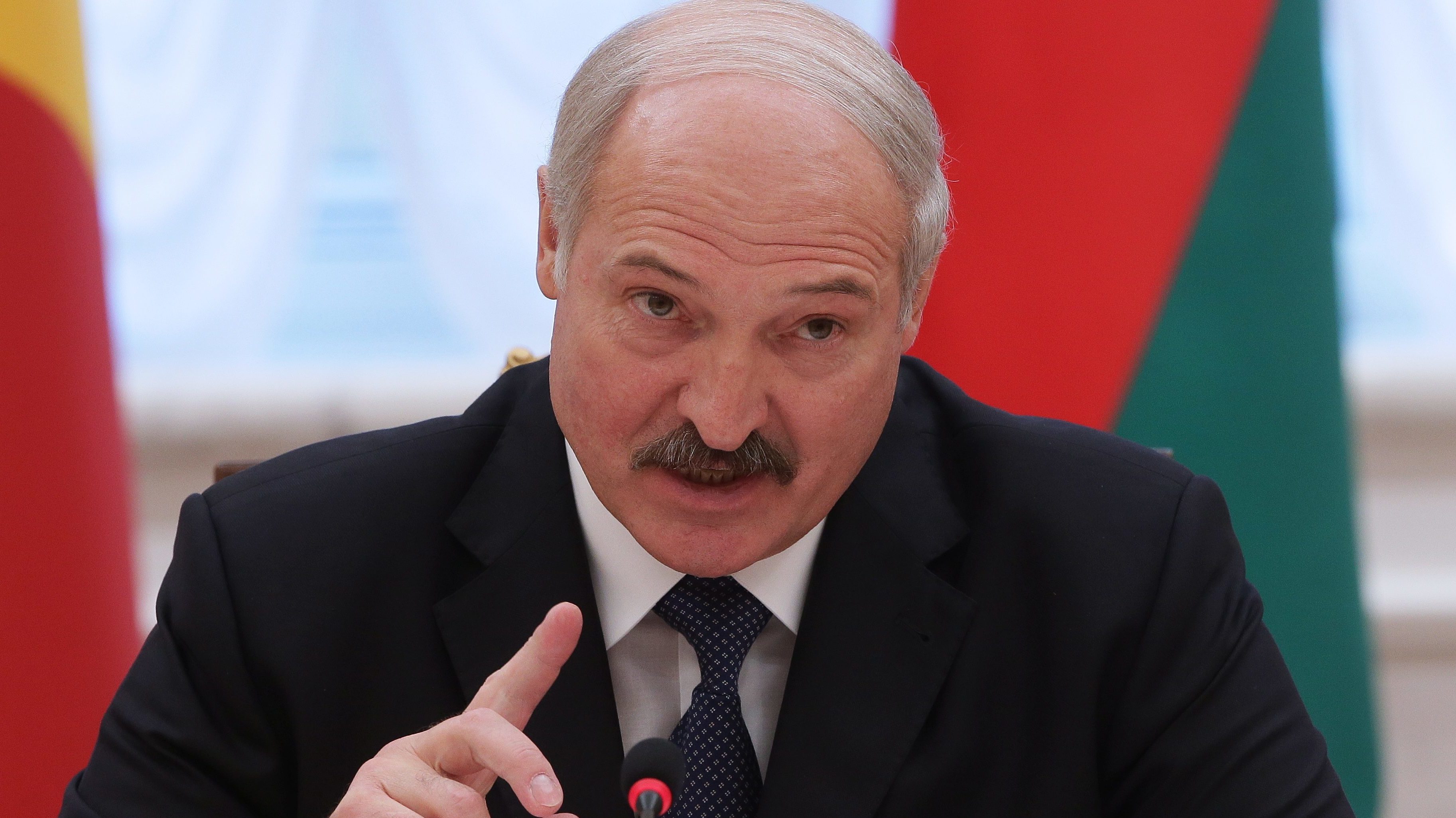Лукашенко: "Сайловни қайтадан ўтказиш? Мени ўлдиришингизга тўғри келади"