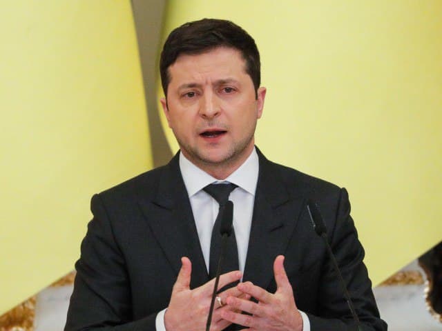 “Уруш бадалини оддий одамлар ўз ҳаёти билан тўлайди”. Зеленский рус тилида мурожаат йўллади