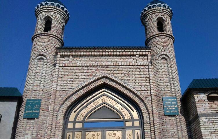 “Балиқ овлаш баҳона дарё бўйида тўпланманг” – имом-хатибнинг эркакларга мурожаати