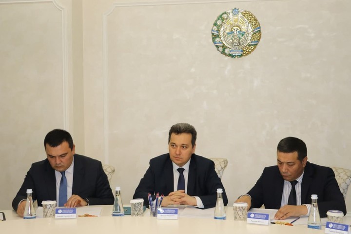 АҚШ элчиси АКТ вазири билан учрашди