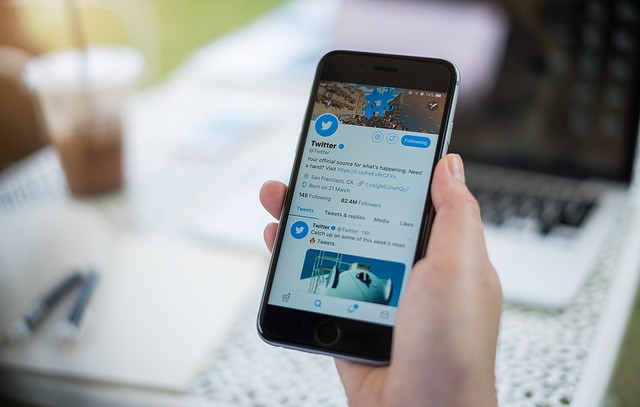 Twitter COVID-19га оид сохта хабарларини белгилайди