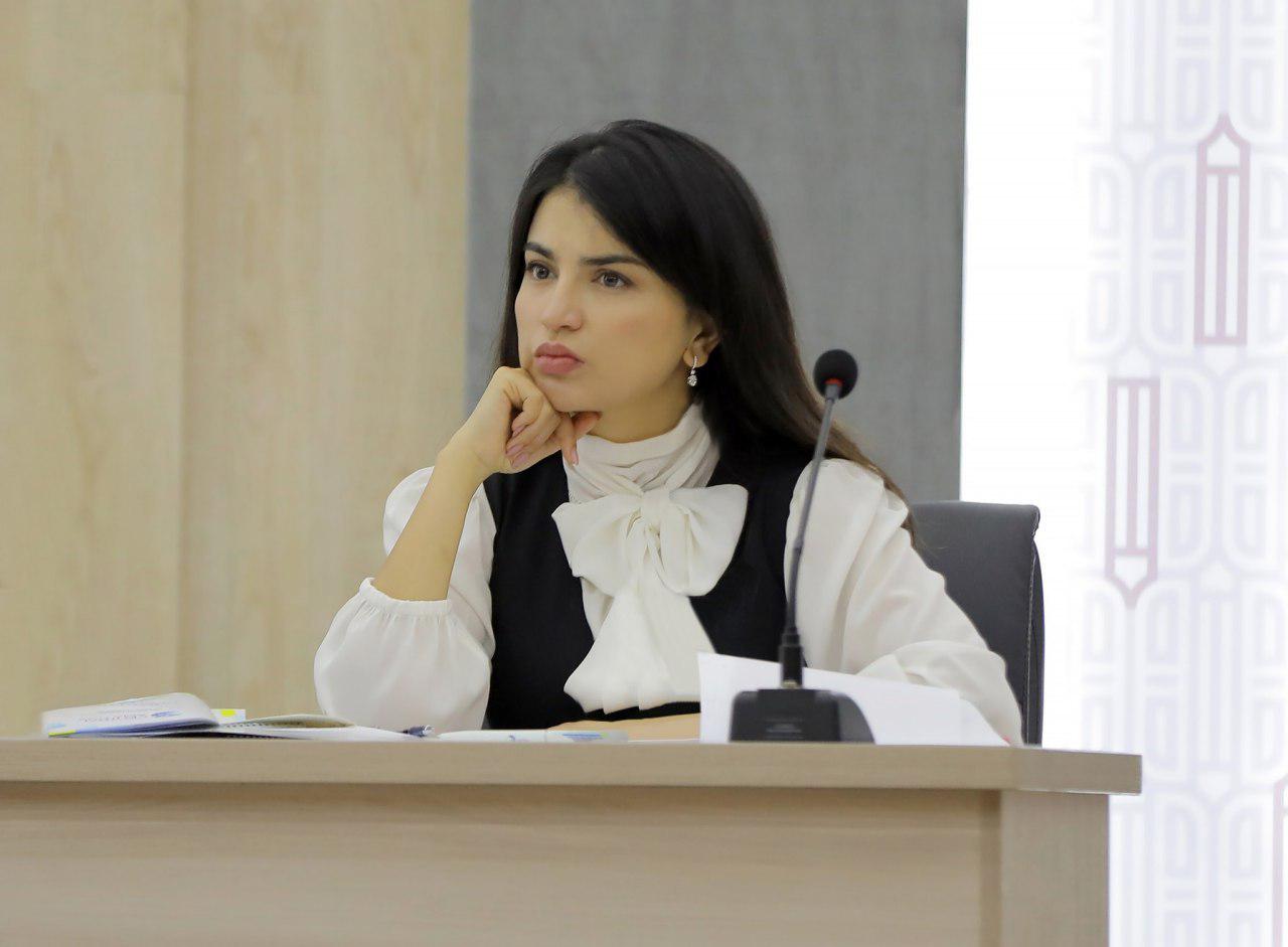 “Агар бахтли мамлакатда яшашни истасак, журналистларни босимдан ҳимоя қилишимиз керак” – Саида Мирзиёева