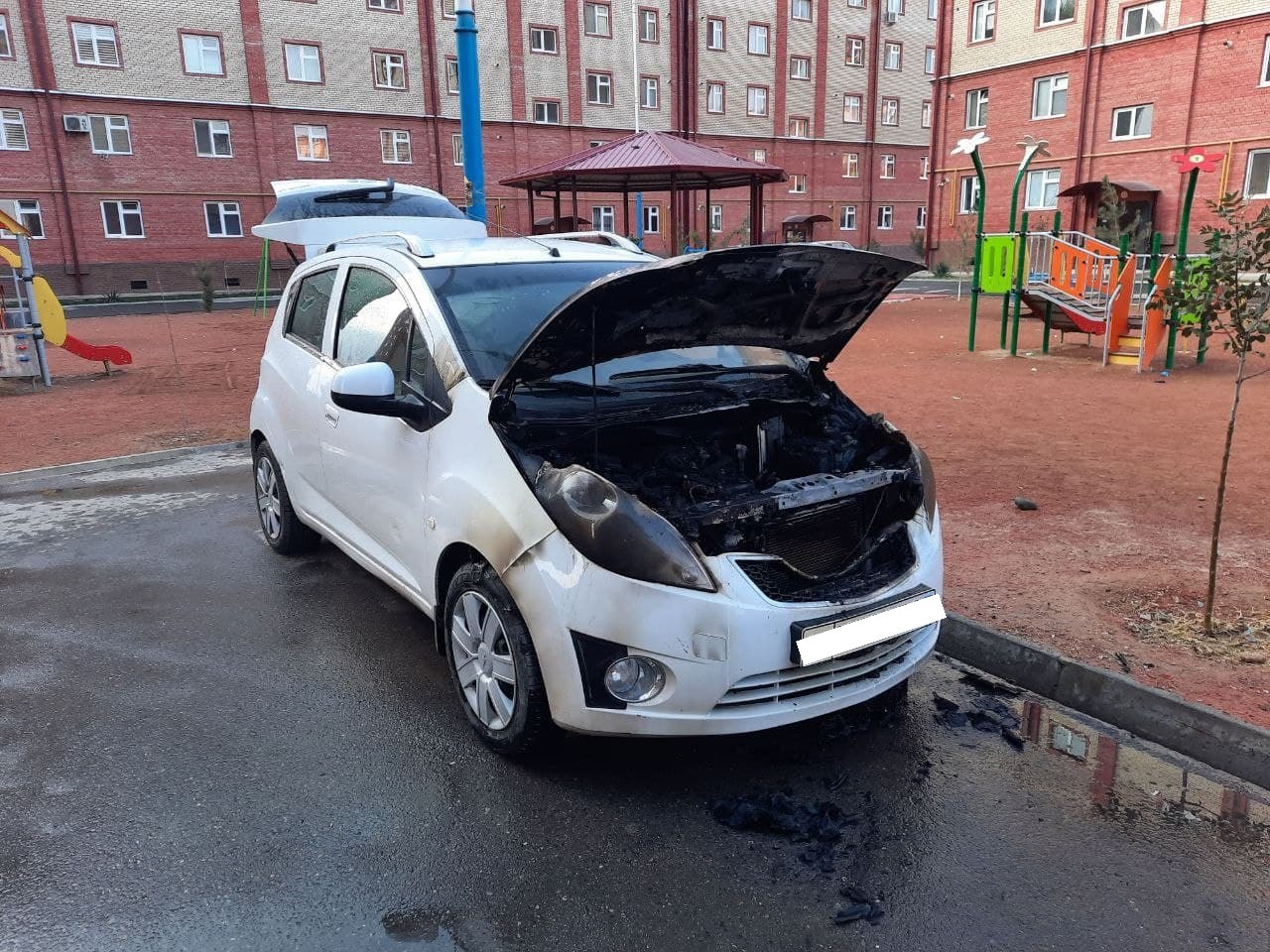 "Наманганда навбатдаги машина ёниб кетди" воқеа юзасидан маълумот берилди