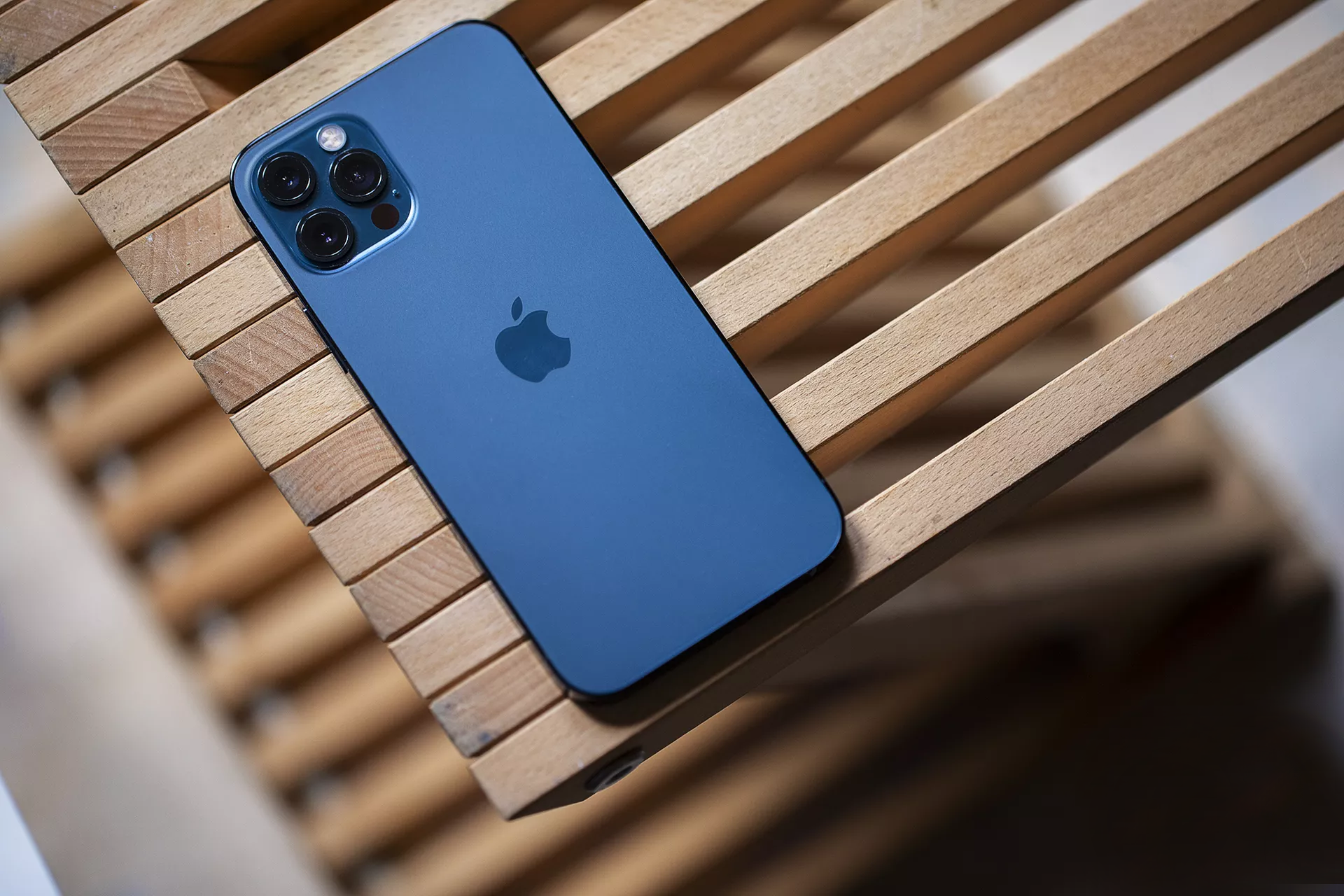 iPhone 12 нинг асосий камчилиги маълум қилинди