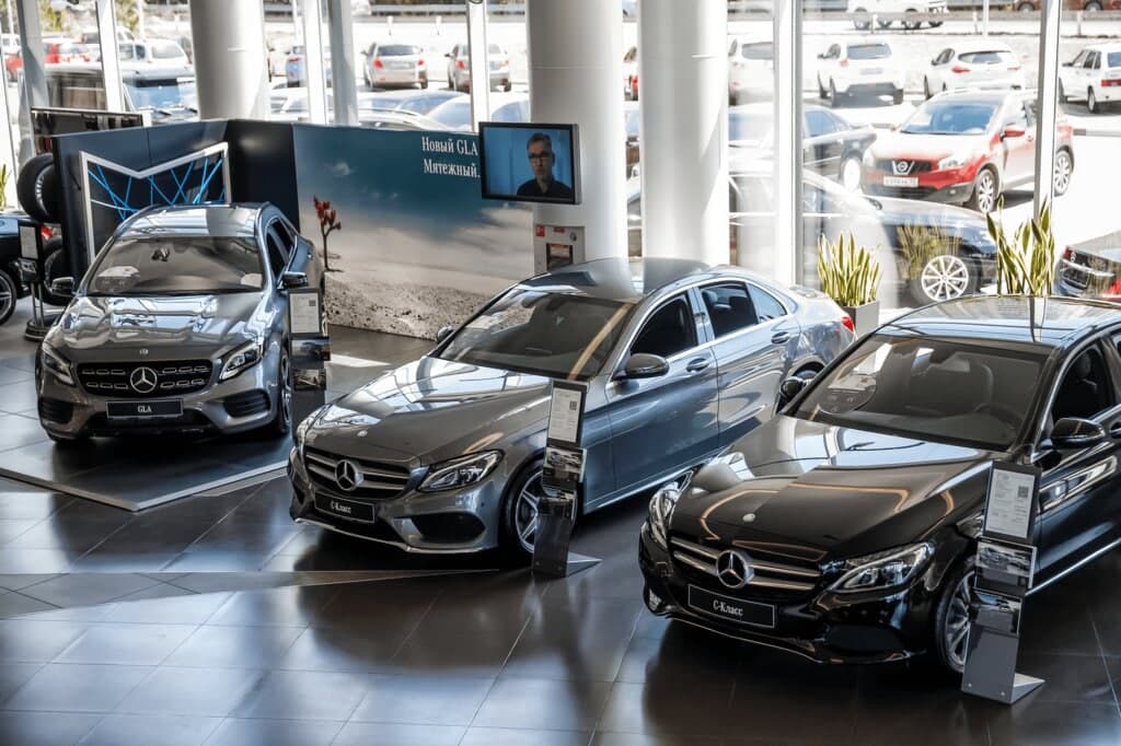 Расман: автомобиль импорти учун бож пасайтирилди, аммо...