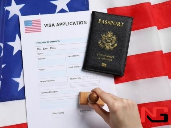 АҚШ айрим ўзбекистонликларга виза беришни чеклади