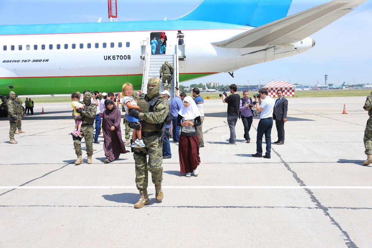 «Самолётни қайтаришимни талаб қилишди». Шавкат Мирзиёев Суриядаги ўзбекистонликларни олиб келиш машаққатлари ҳақида гапирди
