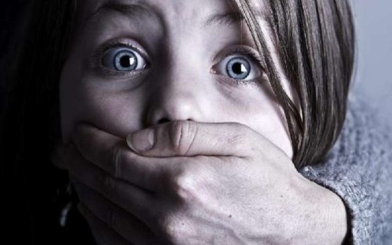 Даҳшат! 14 яшар қизни зўрлаб, ахлатхонага ташлаб кетишди