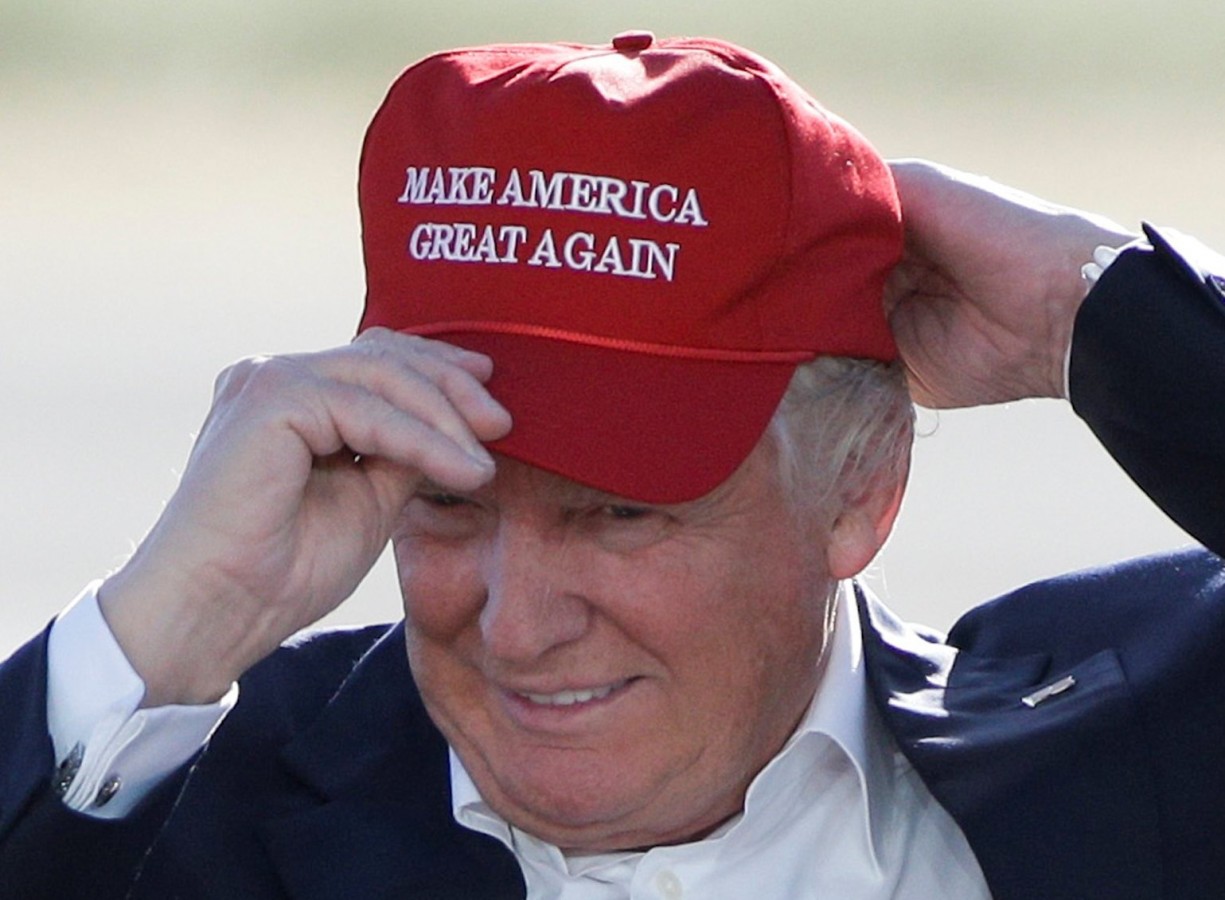 Трамп машҳур соч турмагини ўзгартирди (фото)