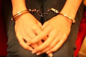 Наманганда аёл нақ 18 нафар фуқарони чув туширди