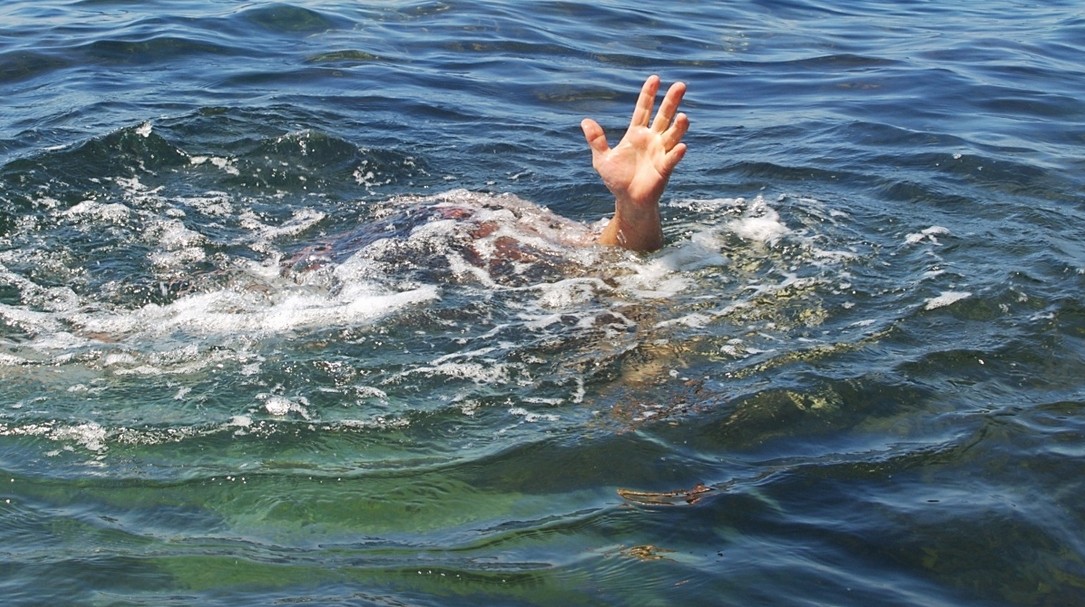 Эътиборсизлик оқибатида 2 ёшли бола чўкиб кетди.