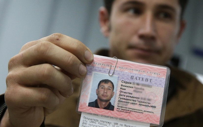 Меҳнат мигрантлари учун муҳим хабар! Москвада патент нархи ошади