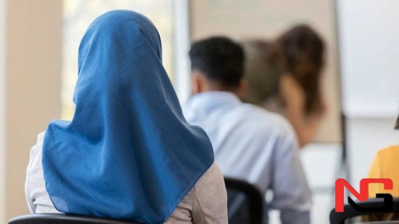 Бошланғич синф қизлари учун ҳижобни тақишни тақиқлаш таклиф қилинмоқда