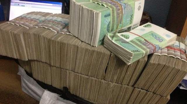 Чустлик ота фарзанди учун 5 йиллик алимент пулини олдиндан тўлади