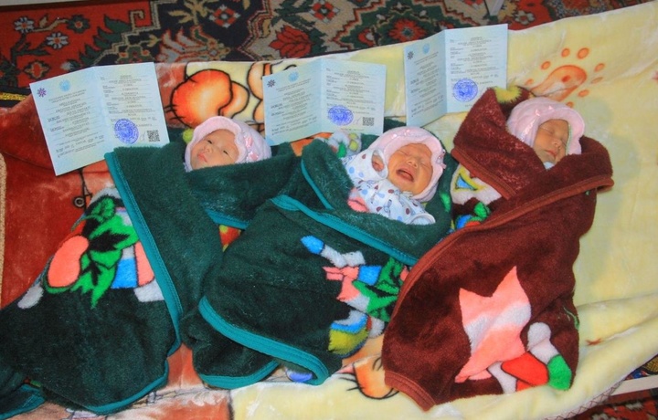 Наманганда туғилган уч эгизакка Зироатхон, Саида ва Шаҳноза исмлари қўйилди