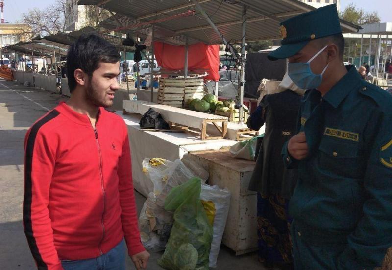 Наманганда тиббий ниқобсиз кўчада юрган 1300 дан ортиқ фуқаро жавобгарликка тортилди