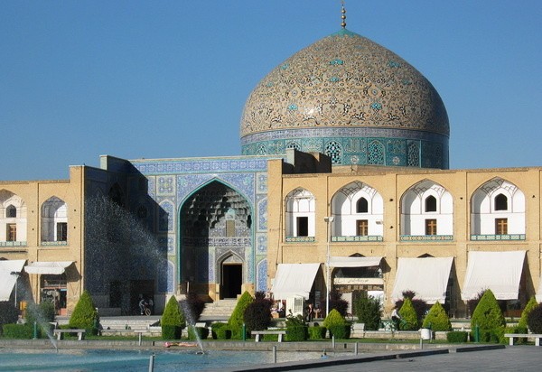 Эроннинг 132 шаҳрида масжидлар очилади