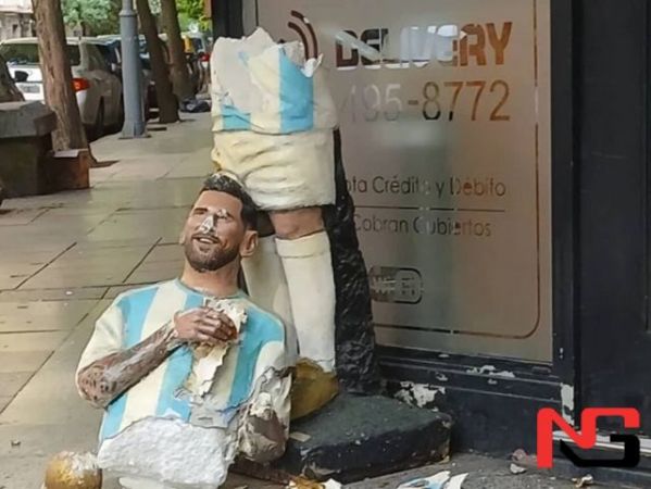 Аргентинада Мессининг ҳайкали бузиб ташланди