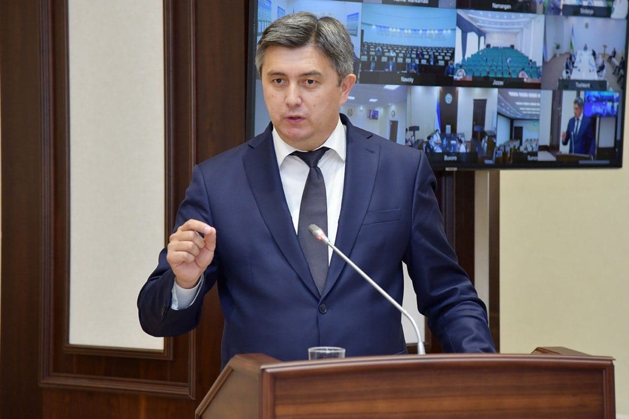 Меҳнат вазири меҳнат ҳуқуқини билмайдиган ходимлар ҳақида гапирди