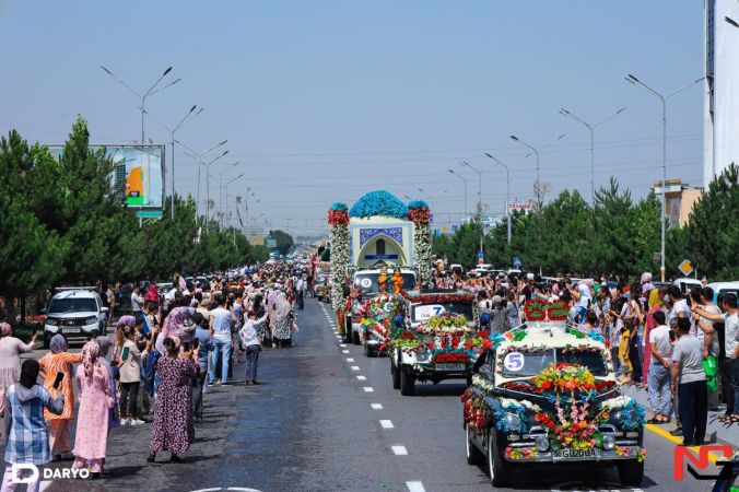 Гуллар автокарвони: Наманганда 62-халқаро гуллар фестивали бошланди (видео)