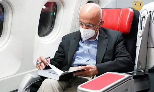 Ашраф Ғани Қобулни вертолёт ва машиналар тўла пул билан тарк этгани айтилмоқда